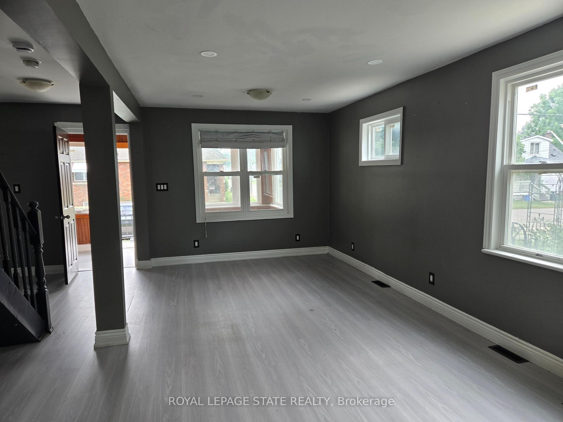 6269 Franklin Avenue, Niagara Falls, ON - Indoor Photo Showing Other Room