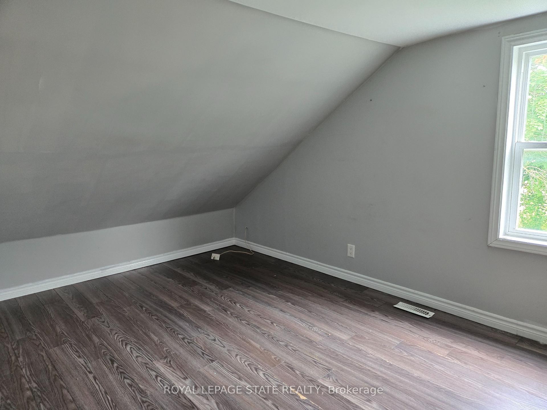 6269 Franklin Avenue, Niagara Falls, ON - Indoor Photo Showing Other Room