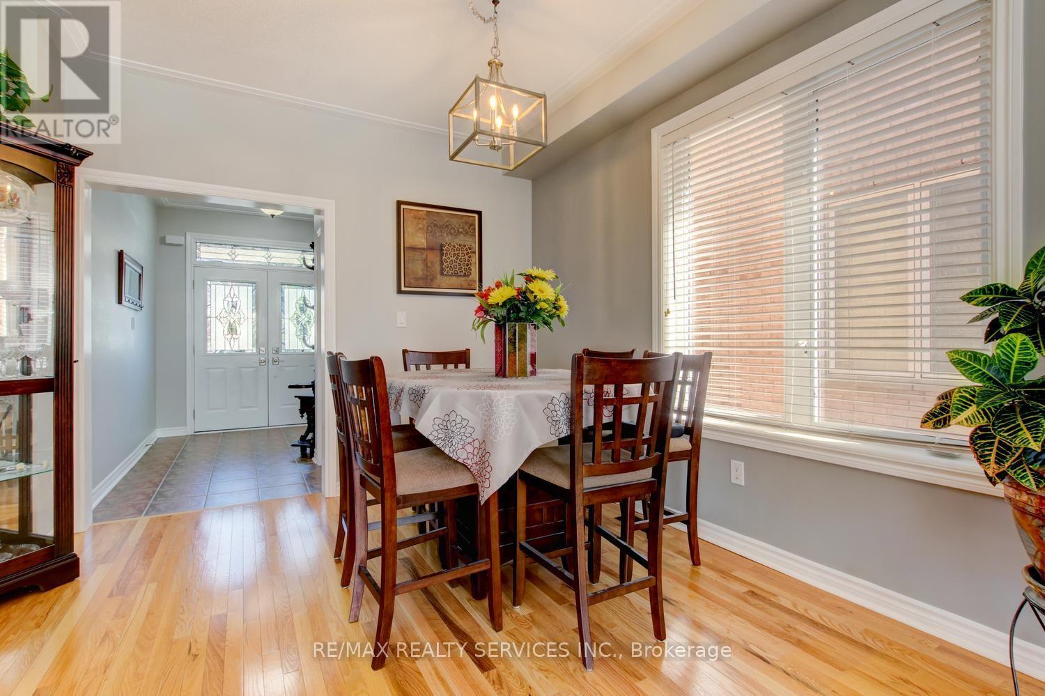 35 Hardgate Crescent, Brampton, ON - Indoor Photo Showing Dining Room
