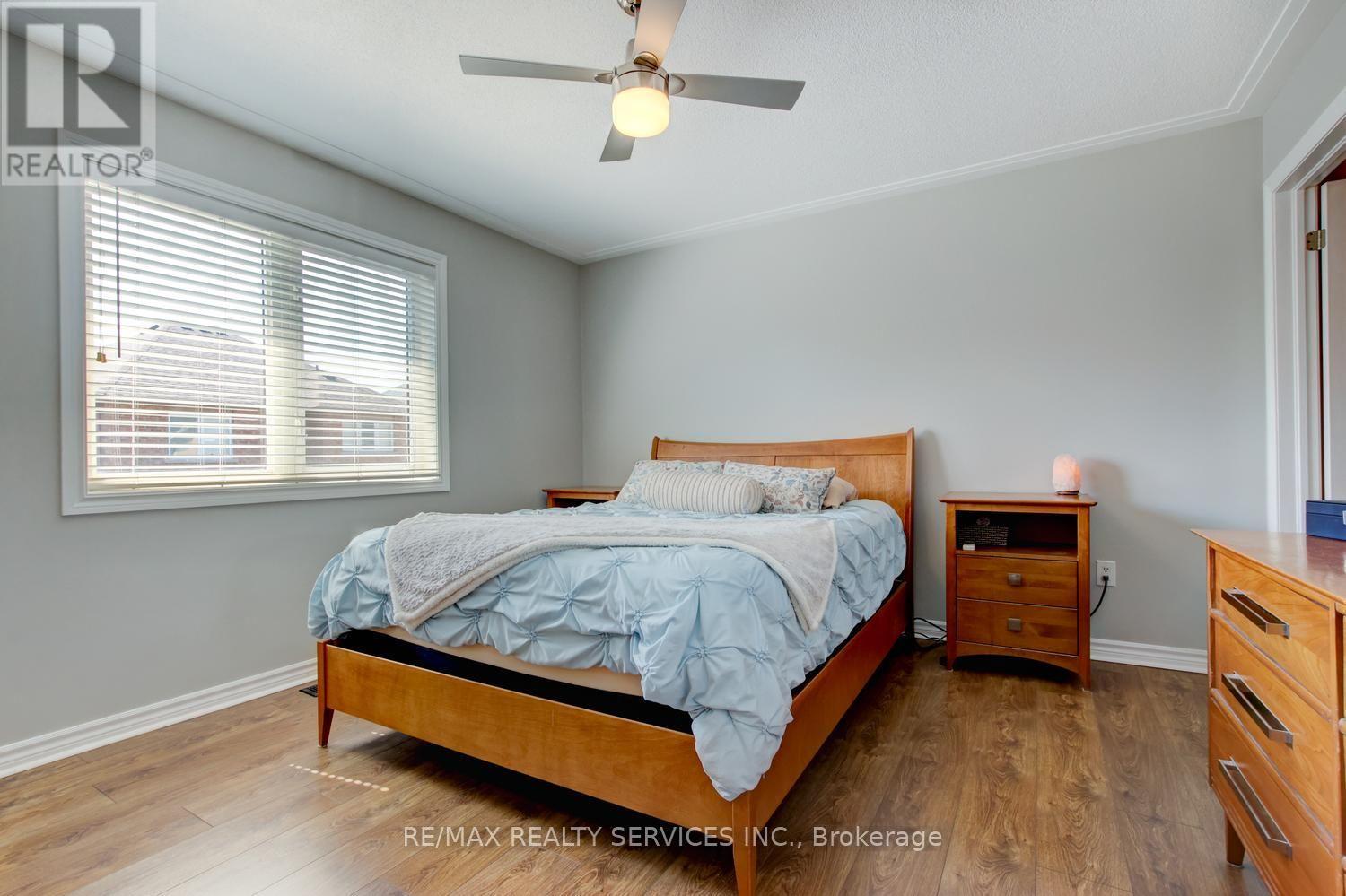 35 Hardgate Crescent, Brampton, ON - Indoor Photo Showing Bedroom