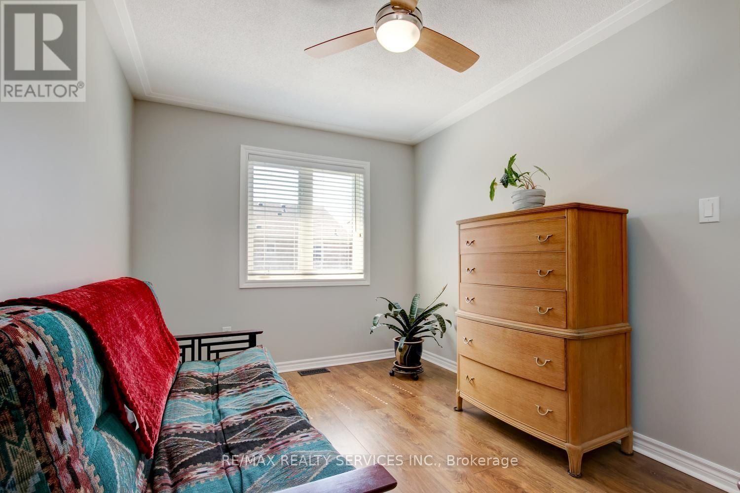 35 Hardgate Crescent, Brampton, ON - Indoor Photo Showing Bedroom