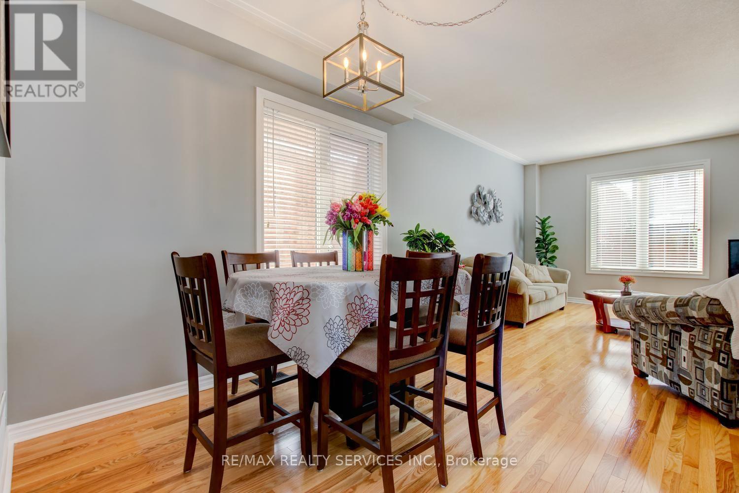 35 Hardgate Crescent, Brampton, ON - Indoor Photo Showing Dining Room