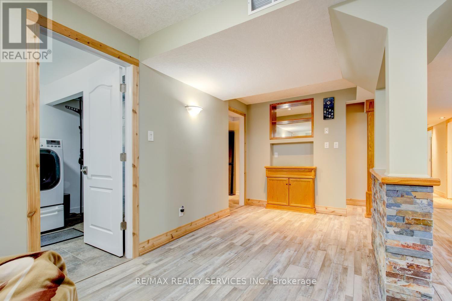 35 Hardgate Crescent, Brampton, ON - Indoor Photo Showing Other Room