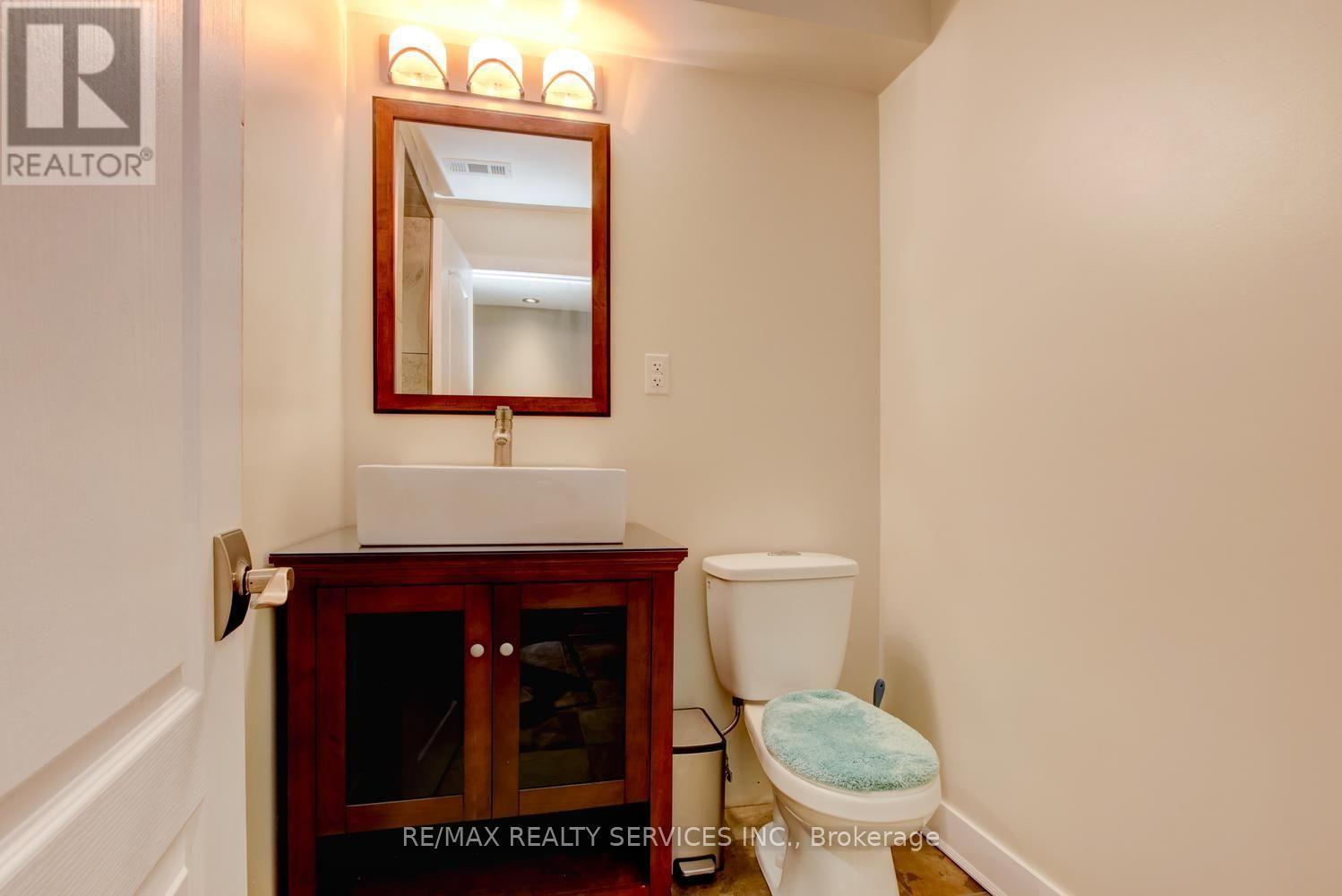 35 Hardgate Crescent, Brampton, ON - Indoor Photo Showing Bathroom