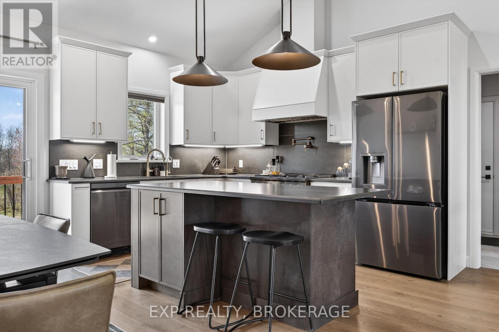 9304 Perth Road, Rideau Lakes, ON - Indoor Photo Showing Kitchen With Stainless Steel Kitchen With Upgraded Kitchen