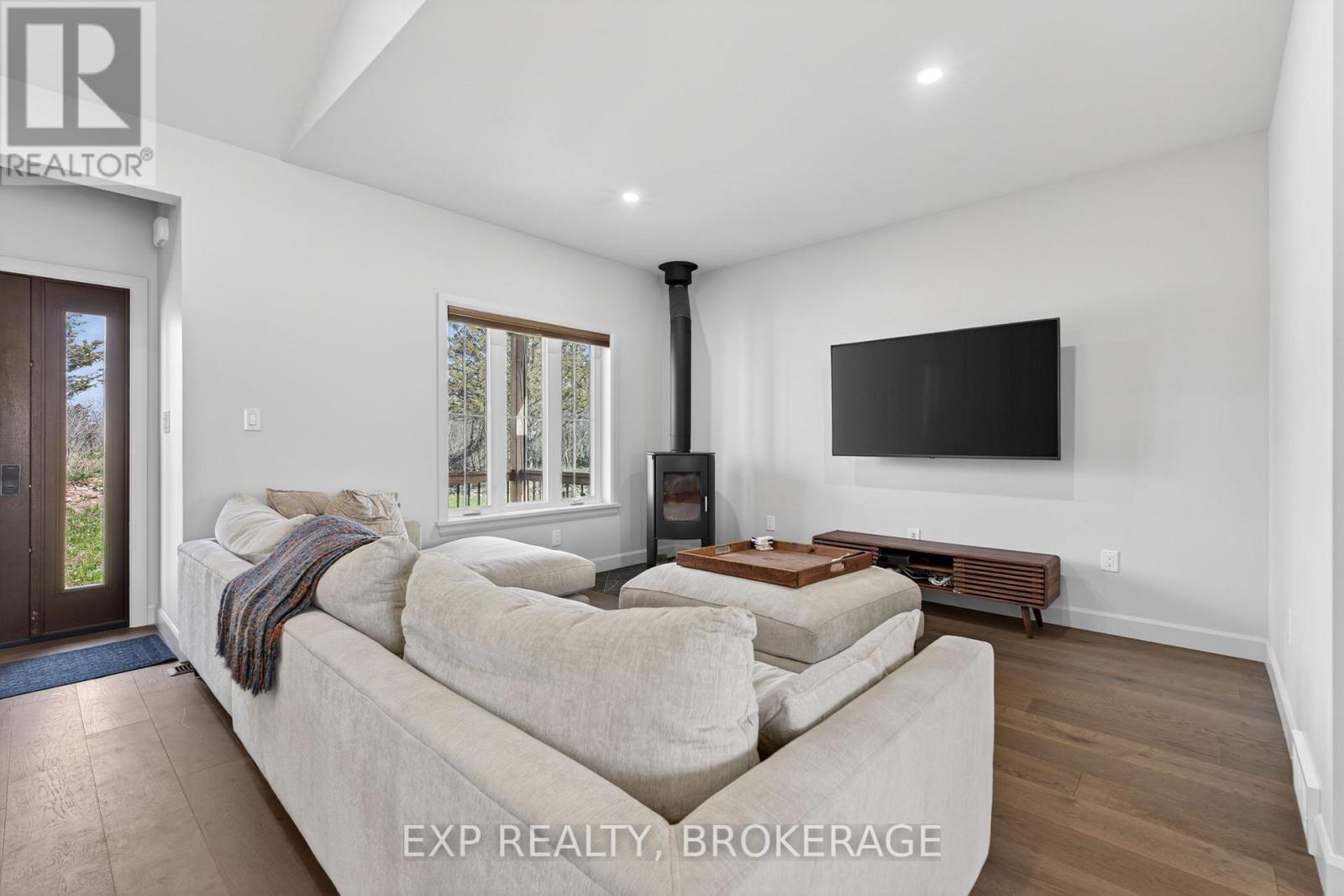 9304 Perth Road, Rideau Lakes, ON - Indoor
