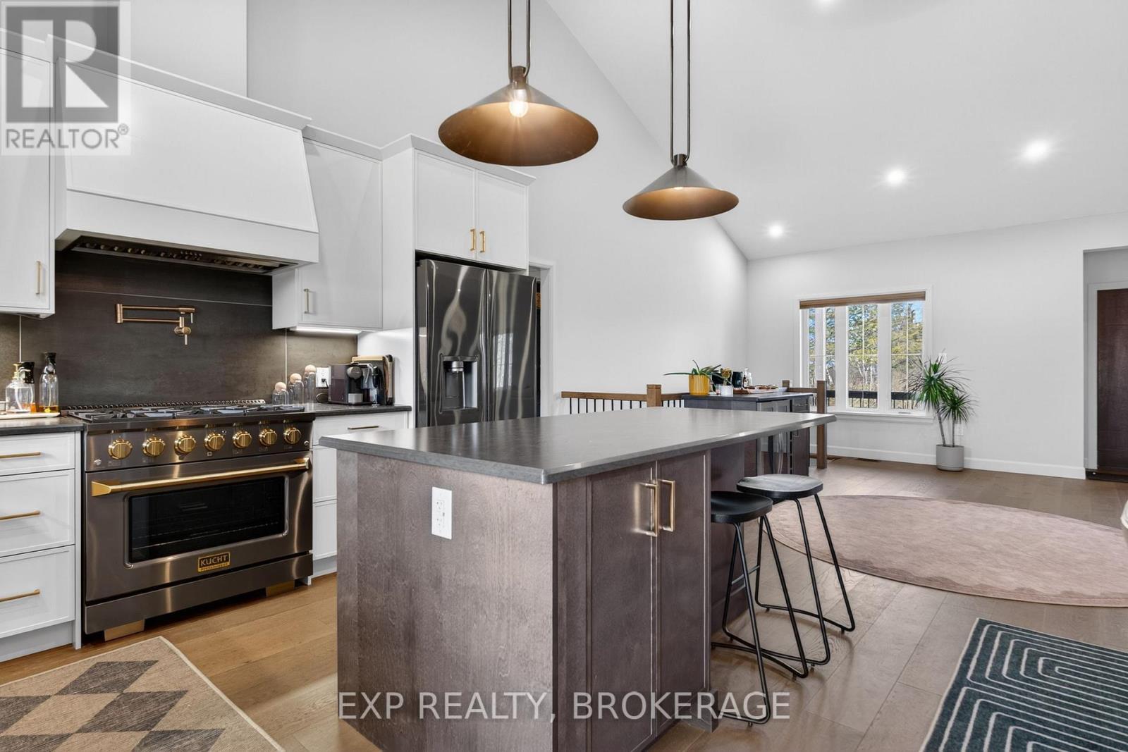 9304 Perth Road, Rideau Lakes, ON - Indoor Photo Showing Kitchen With Stainless Steel Kitchen With Upgraded Kitchen