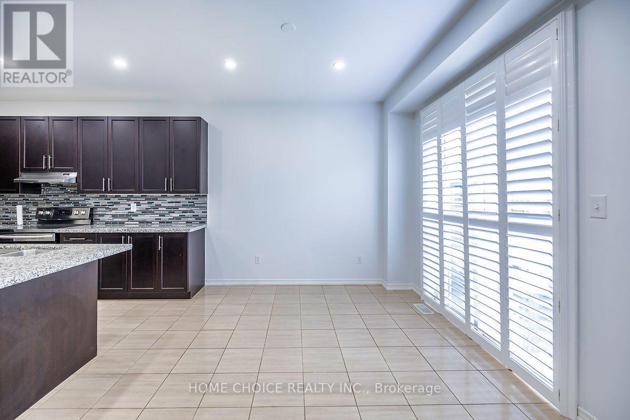 427 Windsfields Farm Drive W, Oshawa, ON - Indoor Photo Showing Kitchen