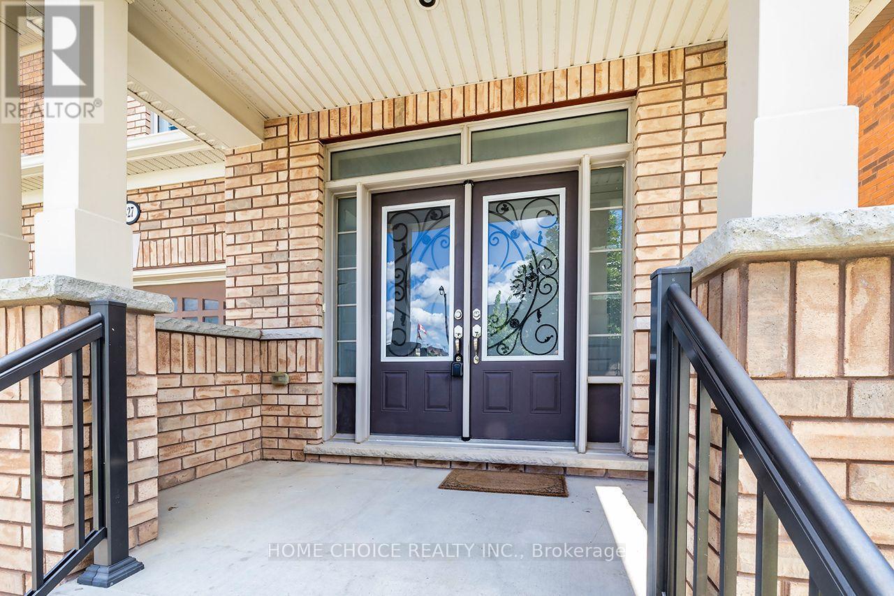 427 Windsfields Farm Drive W, Oshawa, ON - Outdoor With Exterior