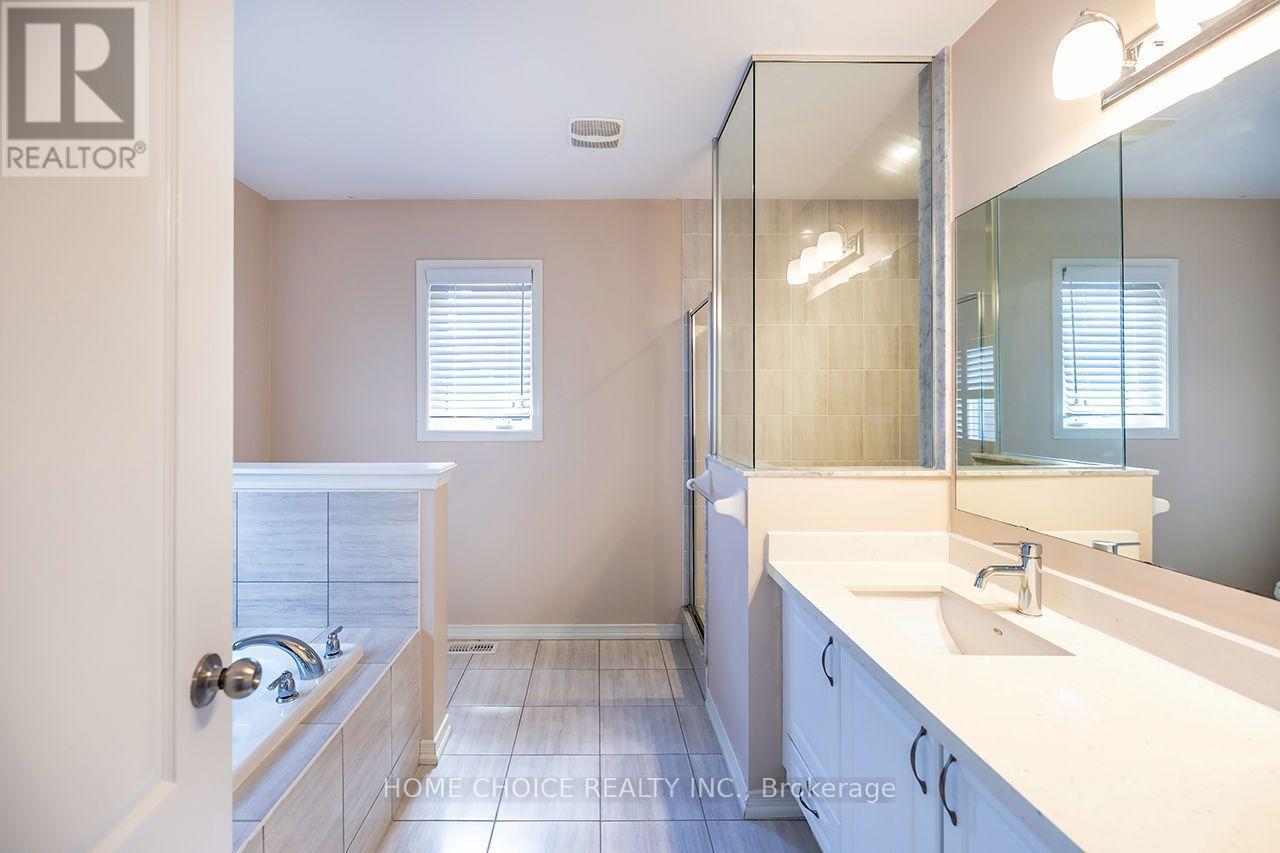 427 Windsfields Farm Drive W, Oshawa, ON - Indoor Photo Showing Bathroom