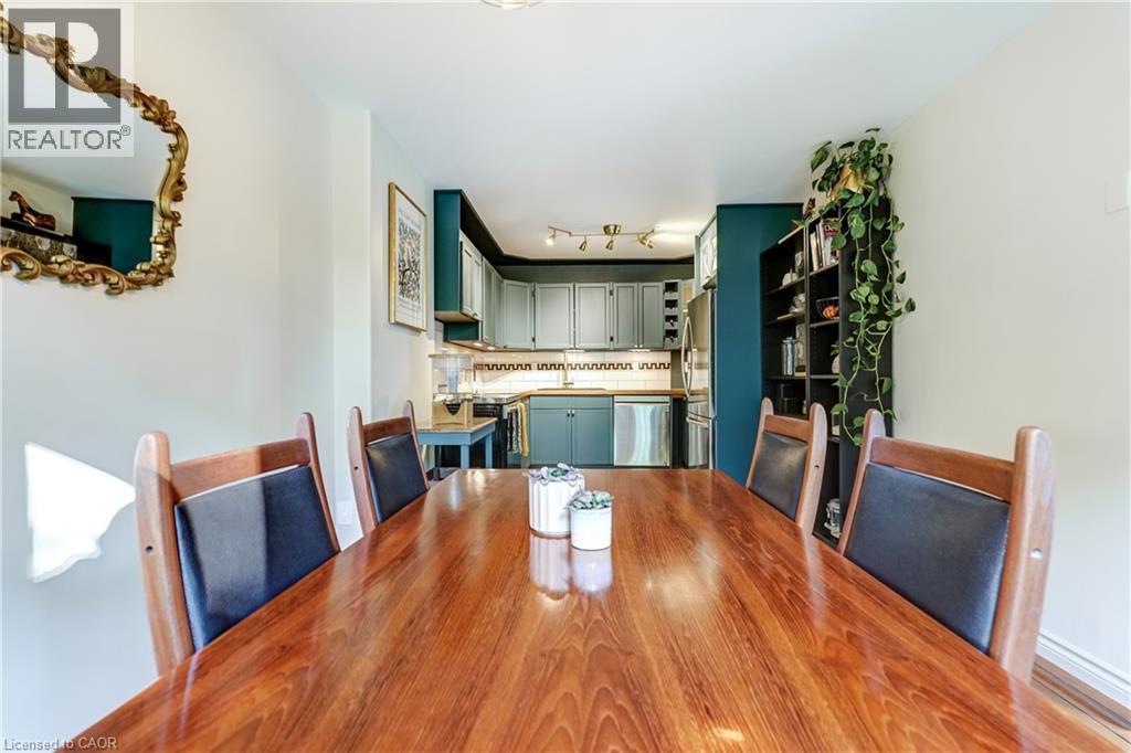 148 St Andrews Drive, Hamilton, ON - Indoor Photo Showing Dining Room