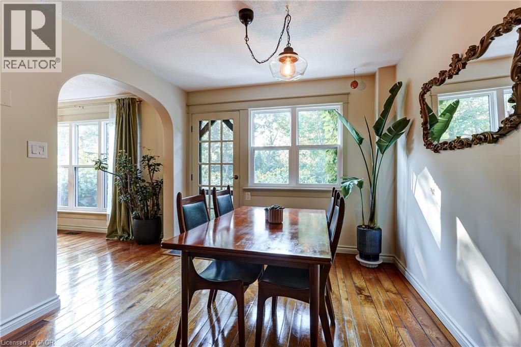 148 St Andrews Drive, Hamilton, ON - Indoor Photo Showing Dining Room