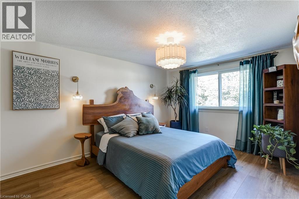 148 St Andrews Drive, Hamilton, ON - Indoor Photo Showing Bedroom