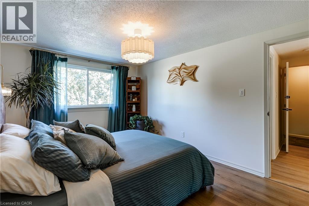 148 St Andrews Drive, Hamilton, ON - Indoor Photo Showing Bedroom