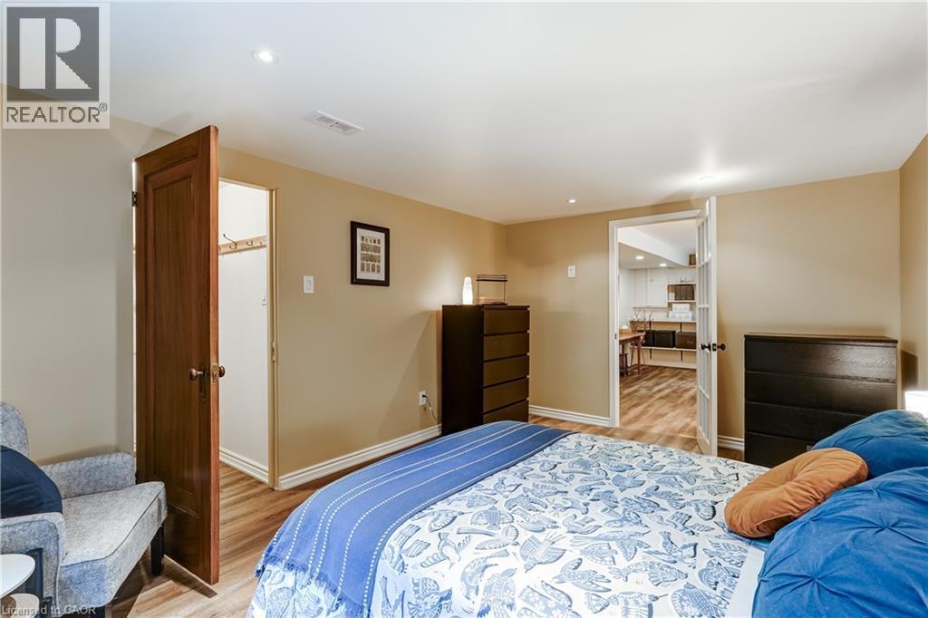 148 St Andrews Drive, Hamilton, ON - Indoor Photo Showing Bedroom