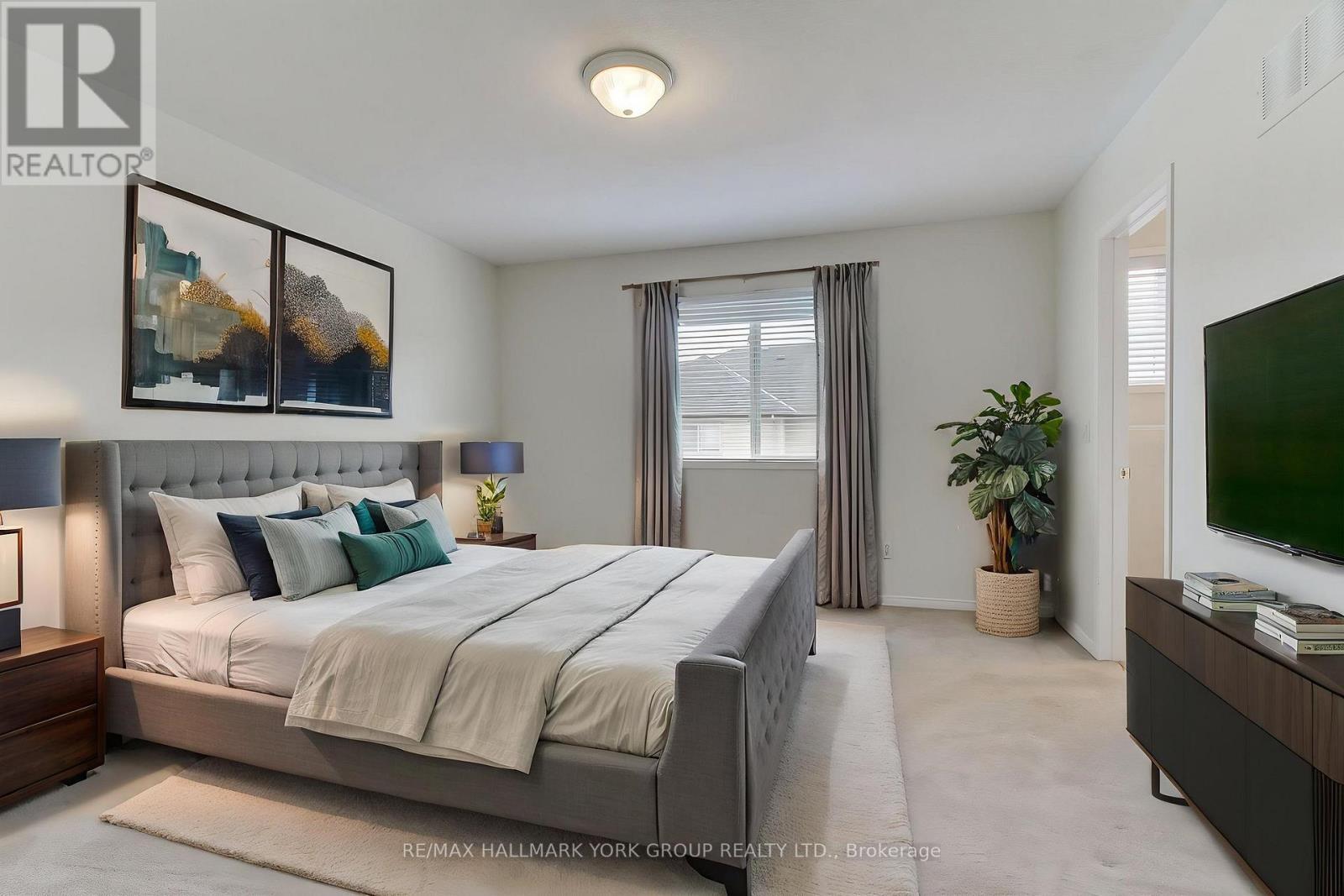 39 Millcliff Circle, Aurora, ON - Indoor Photo Showing Bedroom