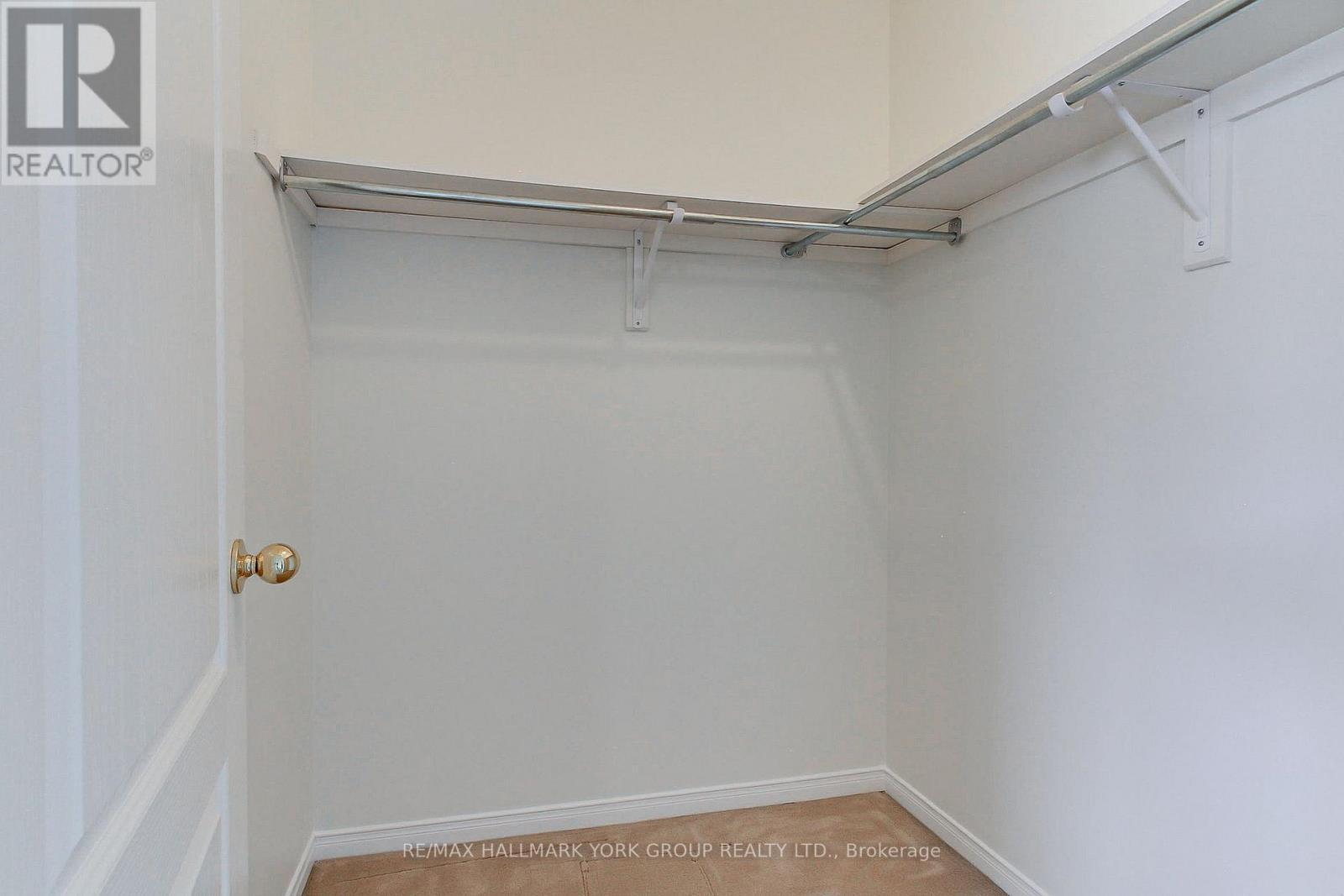 39 Millcliff Circle, Aurora, ON - Indoor With Storage