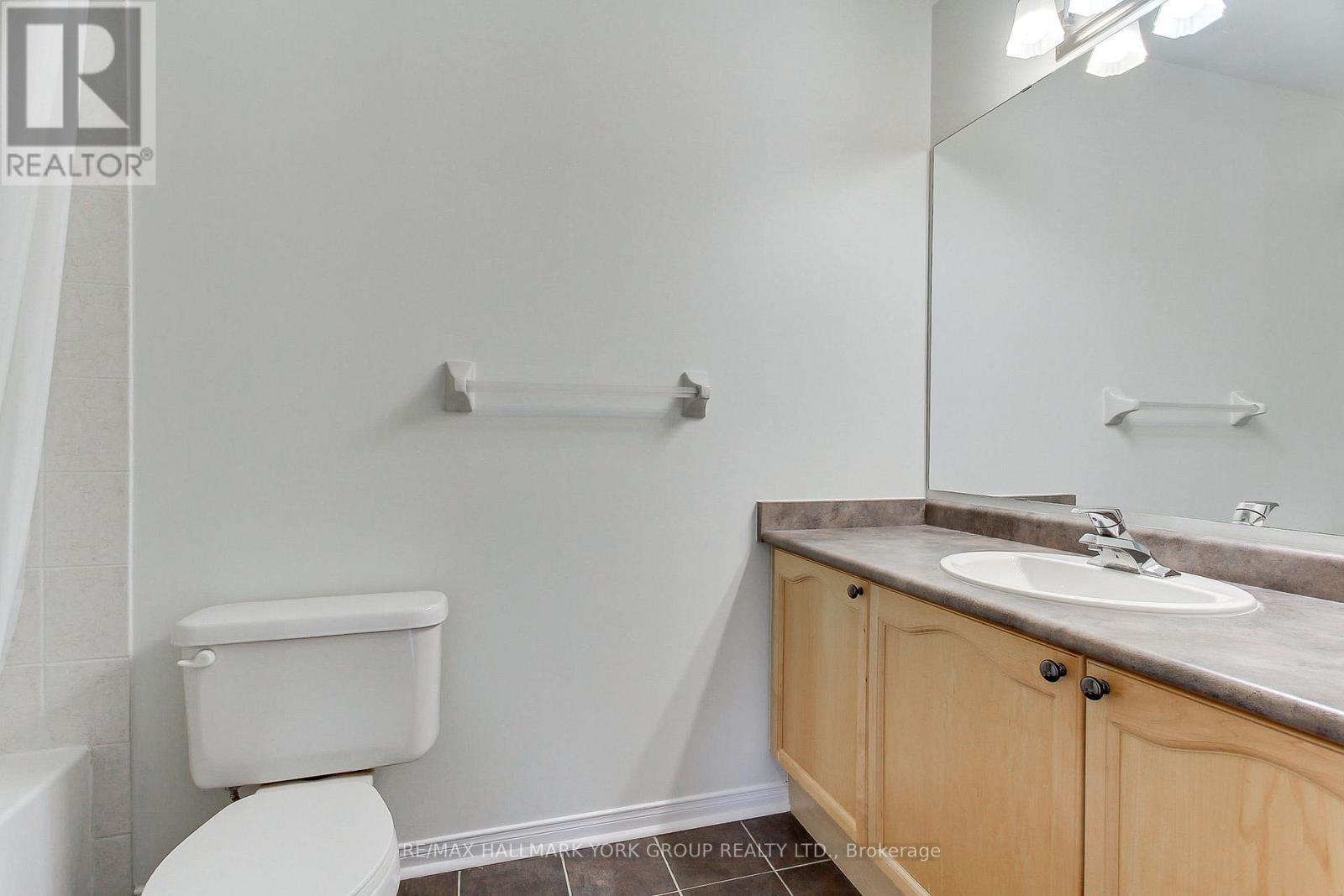 39 Millcliff Circle, Aurora, ON - Indoor Photo Showing Bathroom