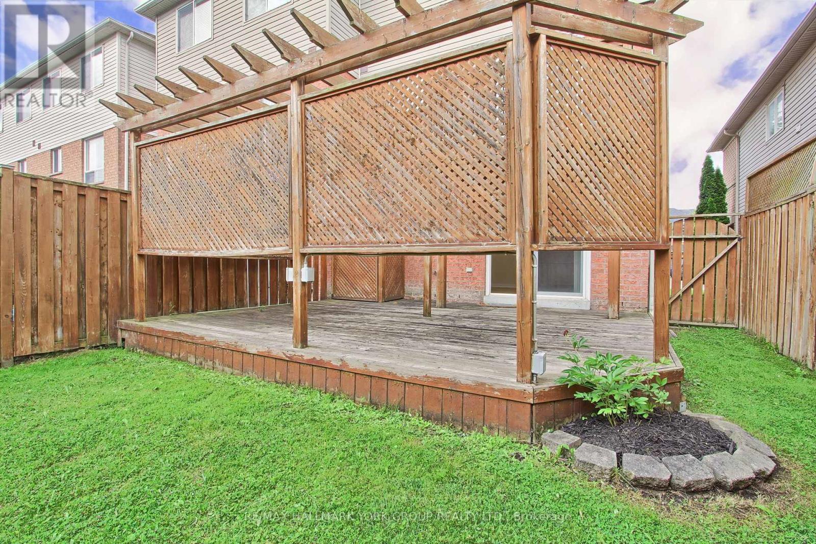 39 Millcliff Circle, Aurora, ON - Outdoor With Exterior