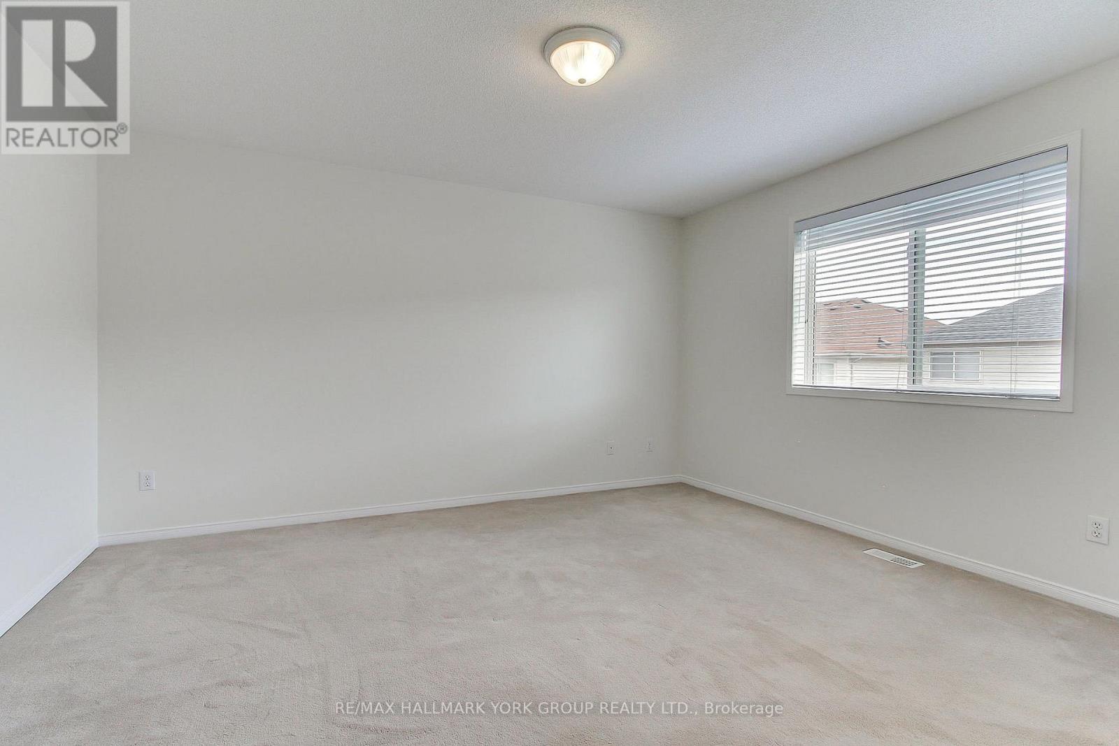 39 Millcliff Circle, Aurora, ON - Indoor Photo Showing Other Room