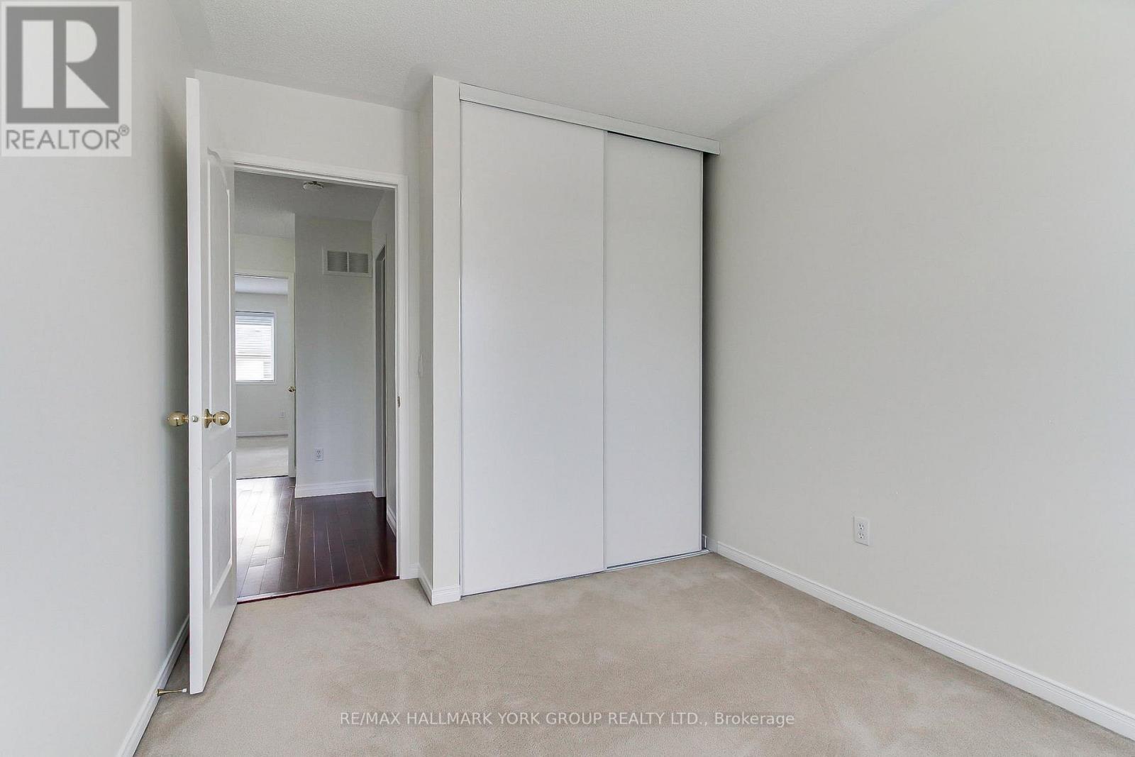 39 Millcliff Circle, Aurora, ON - Indoor Photo Showing Other Room