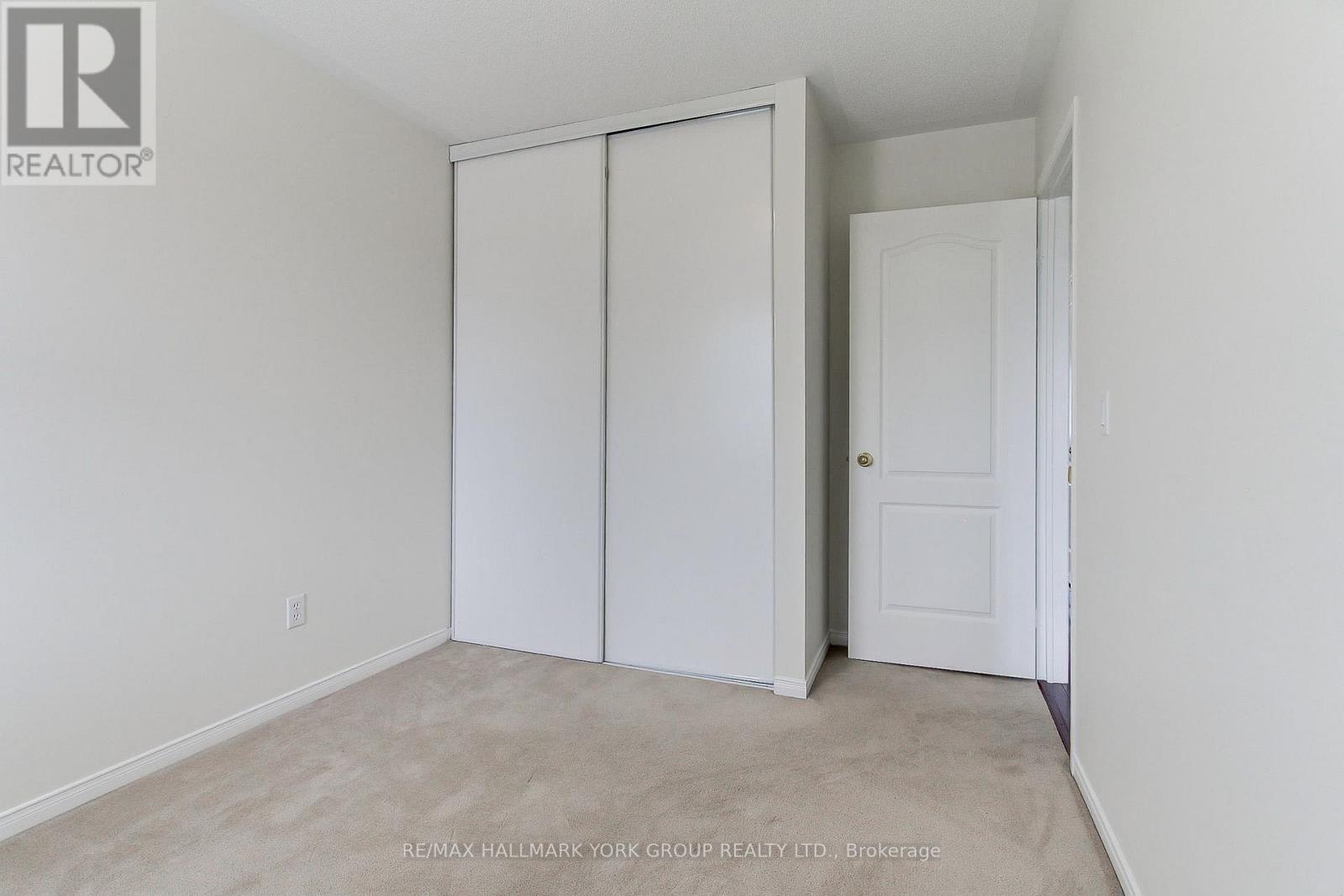 39 Millcliff Circle, Aurora, ON - Indoor Photo Showing Other Room