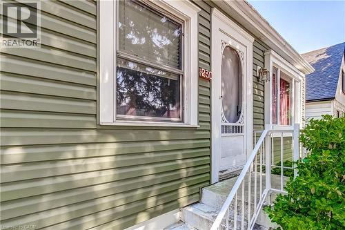 230 East 33Rd Street, Hamilton, ON - Outdoor