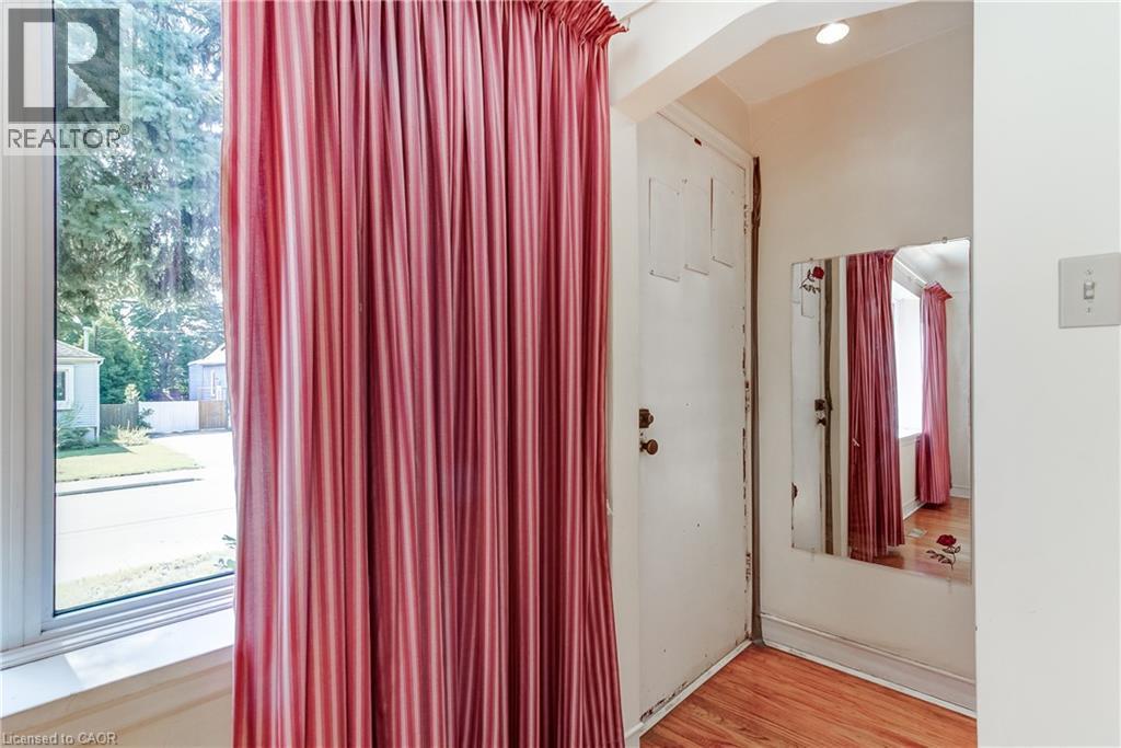 230 East 33Rd Street, Hamilton, ON - Indoor