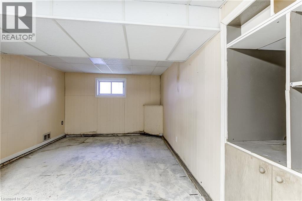 230 East 33Rd Street, Hamilton, ON - Indoor Photo Showing Basement