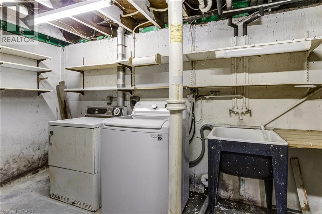 230 East 33Rd Street, Hamilton, ON - Indoor Photo Showing Laundry Room