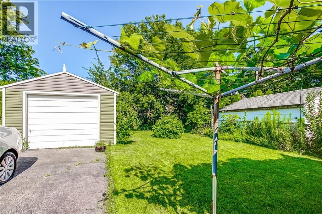 230 East 33Rd Street, Hamilton, ON - Outdoor