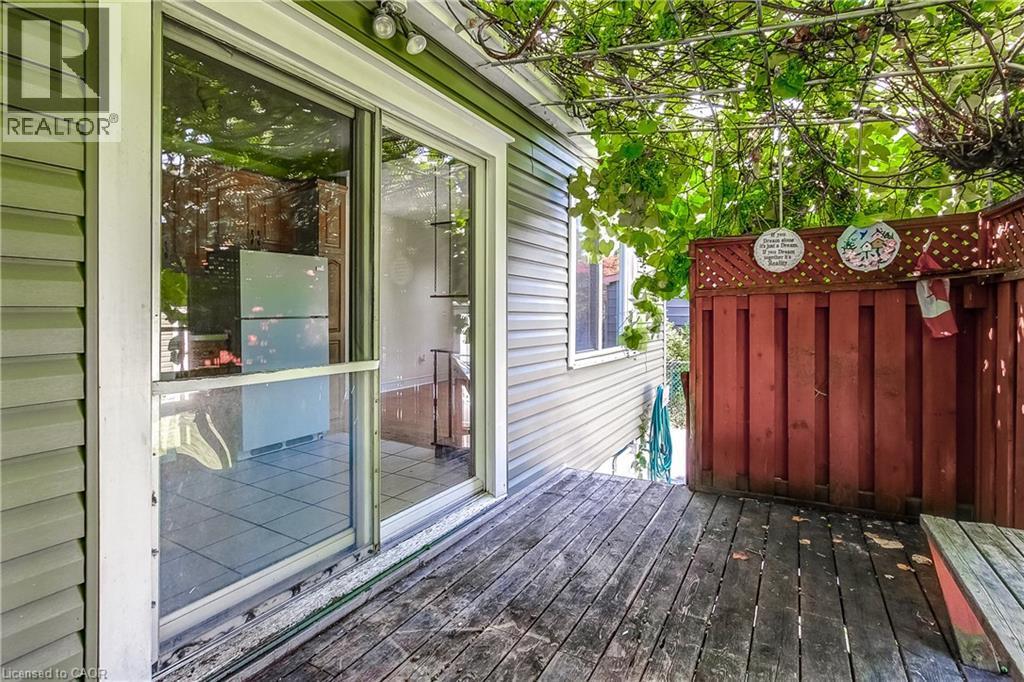 230 East 33Rd Street, Hamilton, ON - Outdoor With Exterior