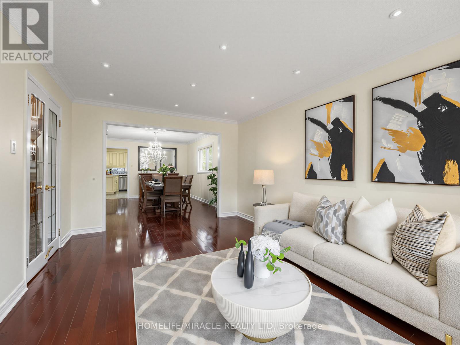2023 Jacamar Court, Mississauga, ON - Indoor Photo Showing Living Room