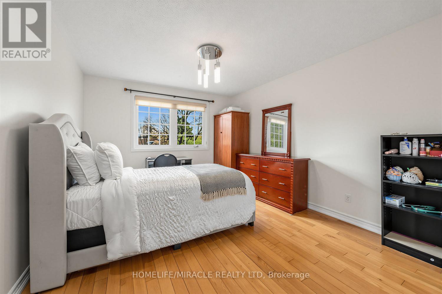 2023 Jacamar Court, Mississauga, ON - Indoor Photo Showing Bedroom