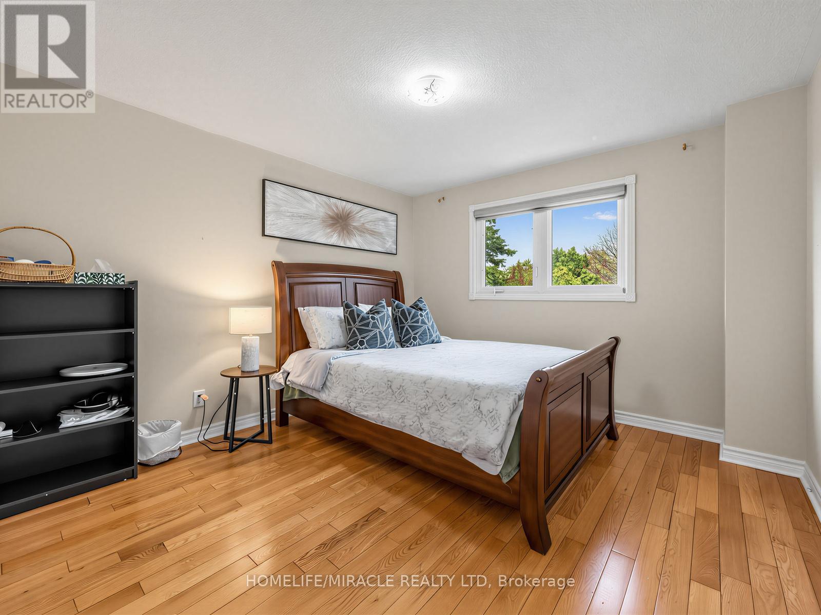 2023 Jacamar Court, Mississauga, ON - Indoor Photo Showing Bedroom