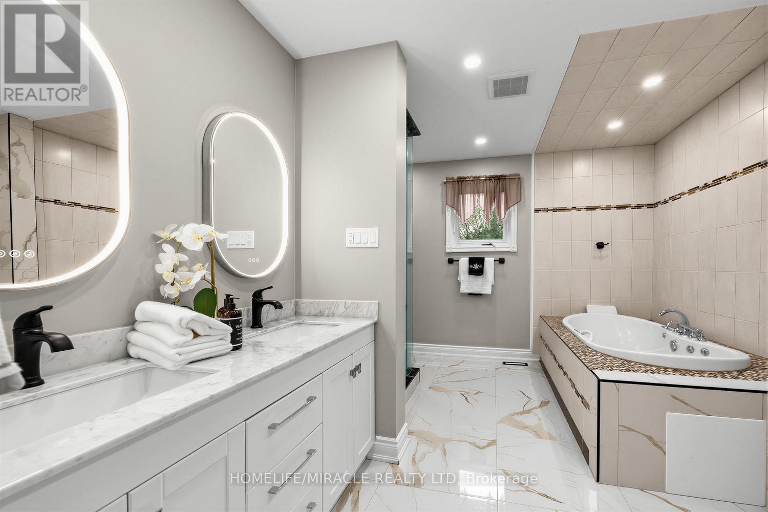 2023 Jacamar Court, Mississauga, ON - Indoor Photo Showing Bathroom