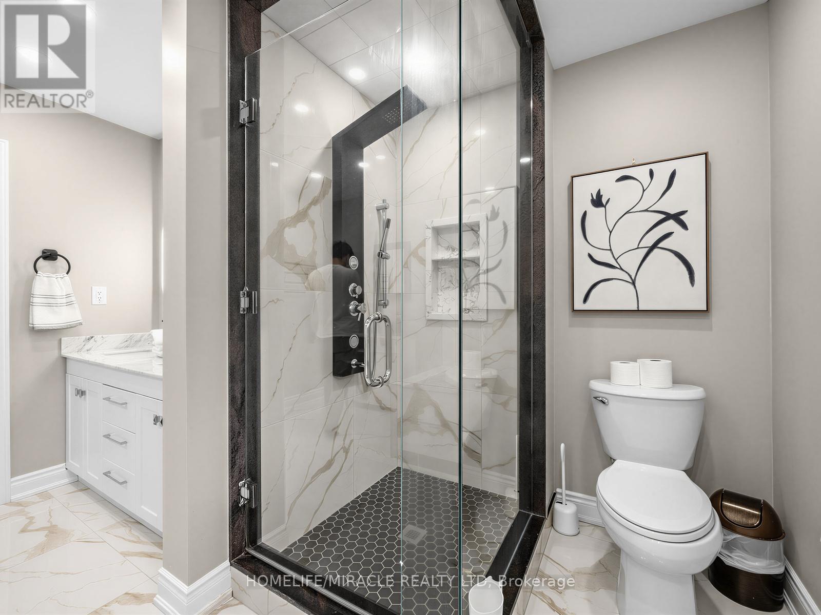 2023 Jacamar Court, Mississauga, ON - Indoor Photo Showing Bathroom