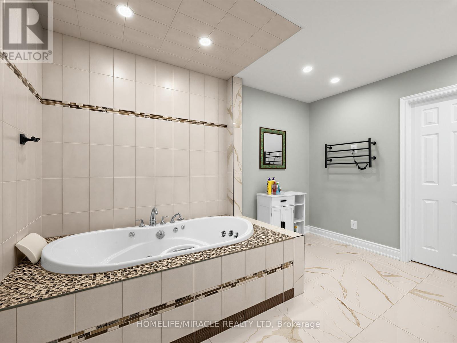 2023 Jacamar Court, Mississauga, ON - Indoor Photo Showing Bathroom