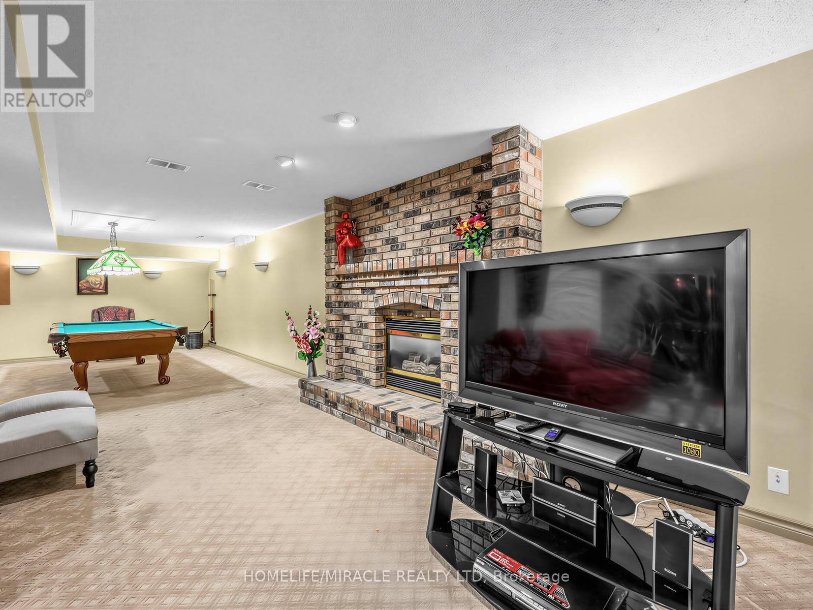 2023 Jacamar Court, Mississauga, ON - Indoor With Fireplace