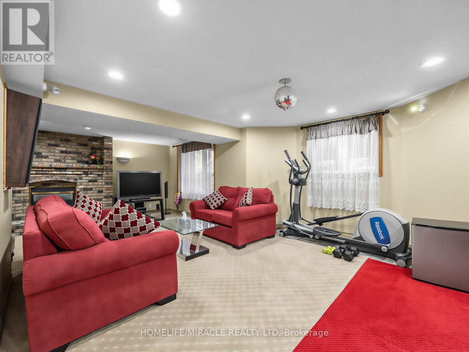 2023 Jacamar Court, Mississauga, ON - Indoor Photo Showing Gym Room