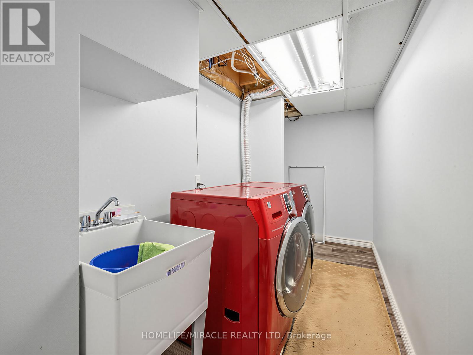 2023 Jacamar Court, Mississauga, ON - Indoor Photo Showing Laundry Room