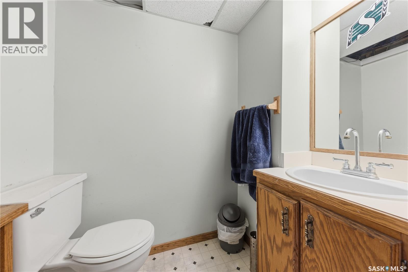195 Forsyth Crescent, Regina, SK - Indoor Photo Showing Bathroom