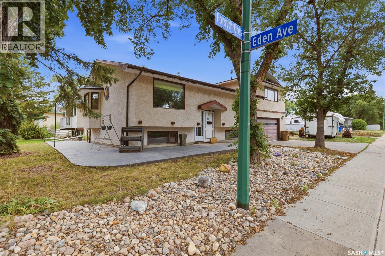 195 Forsyth Crescent, Regina, SK - Outdoor