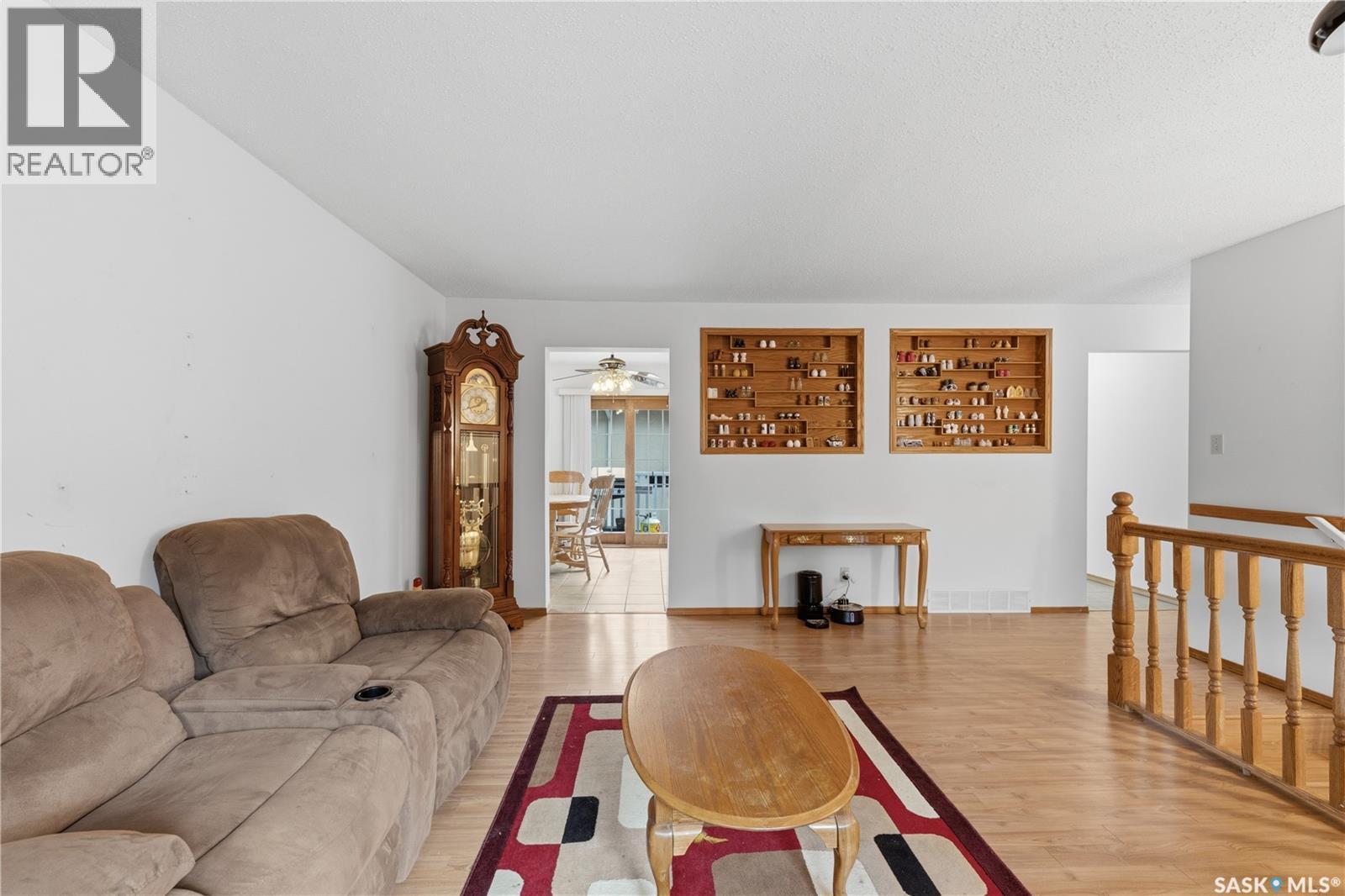 195 Forsyth Crescent, Regina, SK - Indoor Photo Showing Living Room