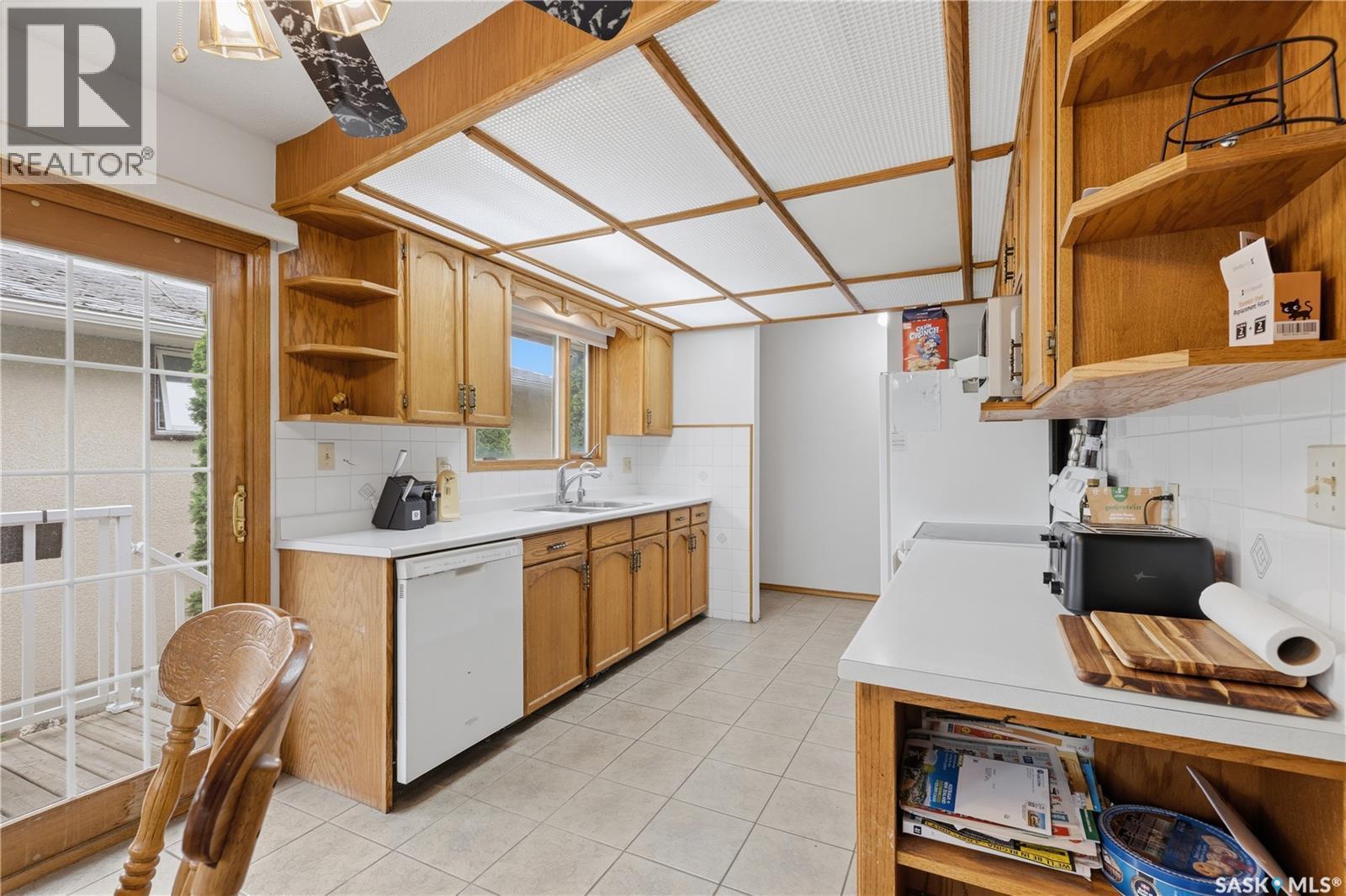 195 Forsyth Crescent, Regina, SK - Indoor Photo Showing Kitchen
