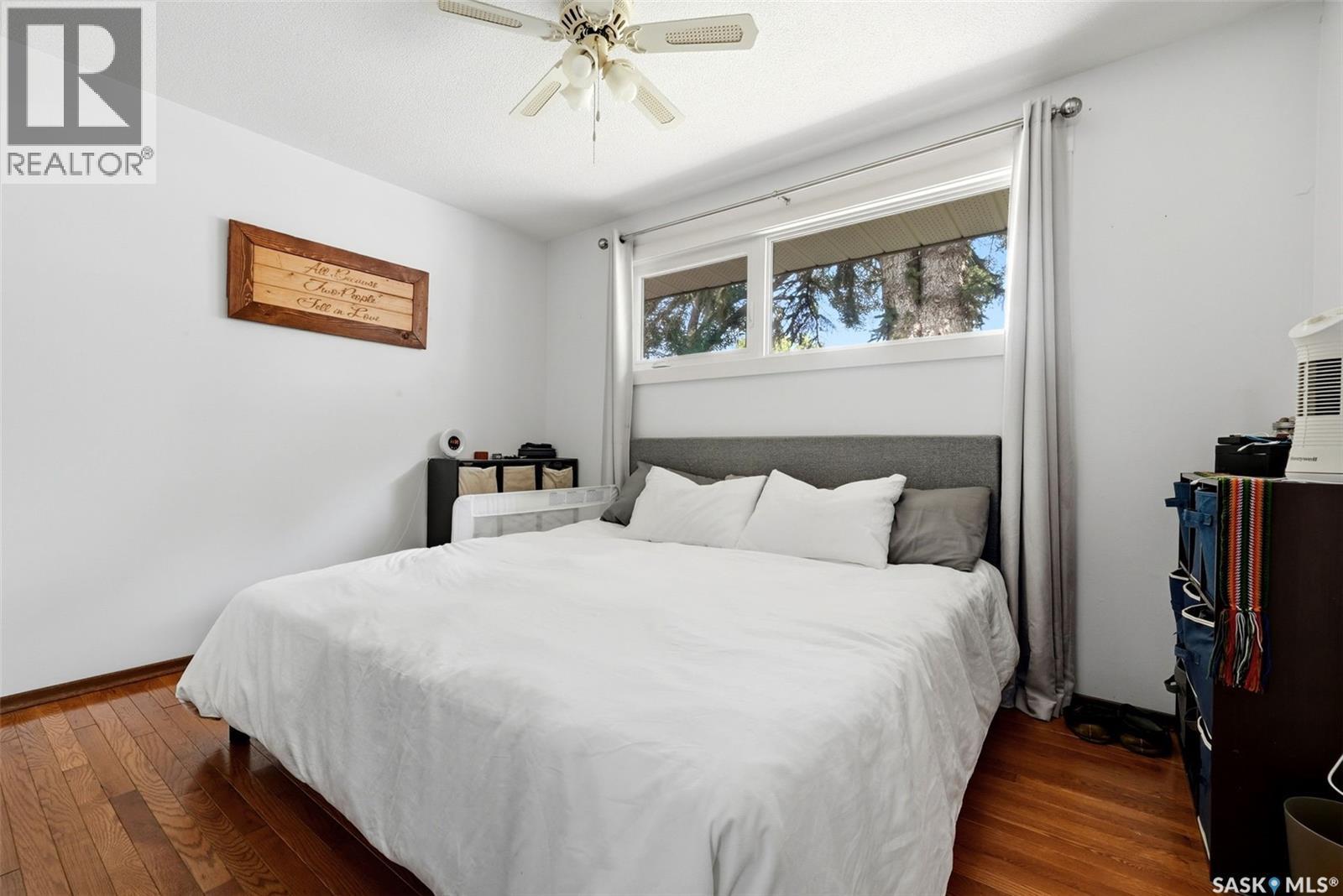 7208 Dewdney Avenue, Regina, SK - Indoor Photo Showing Bedroom