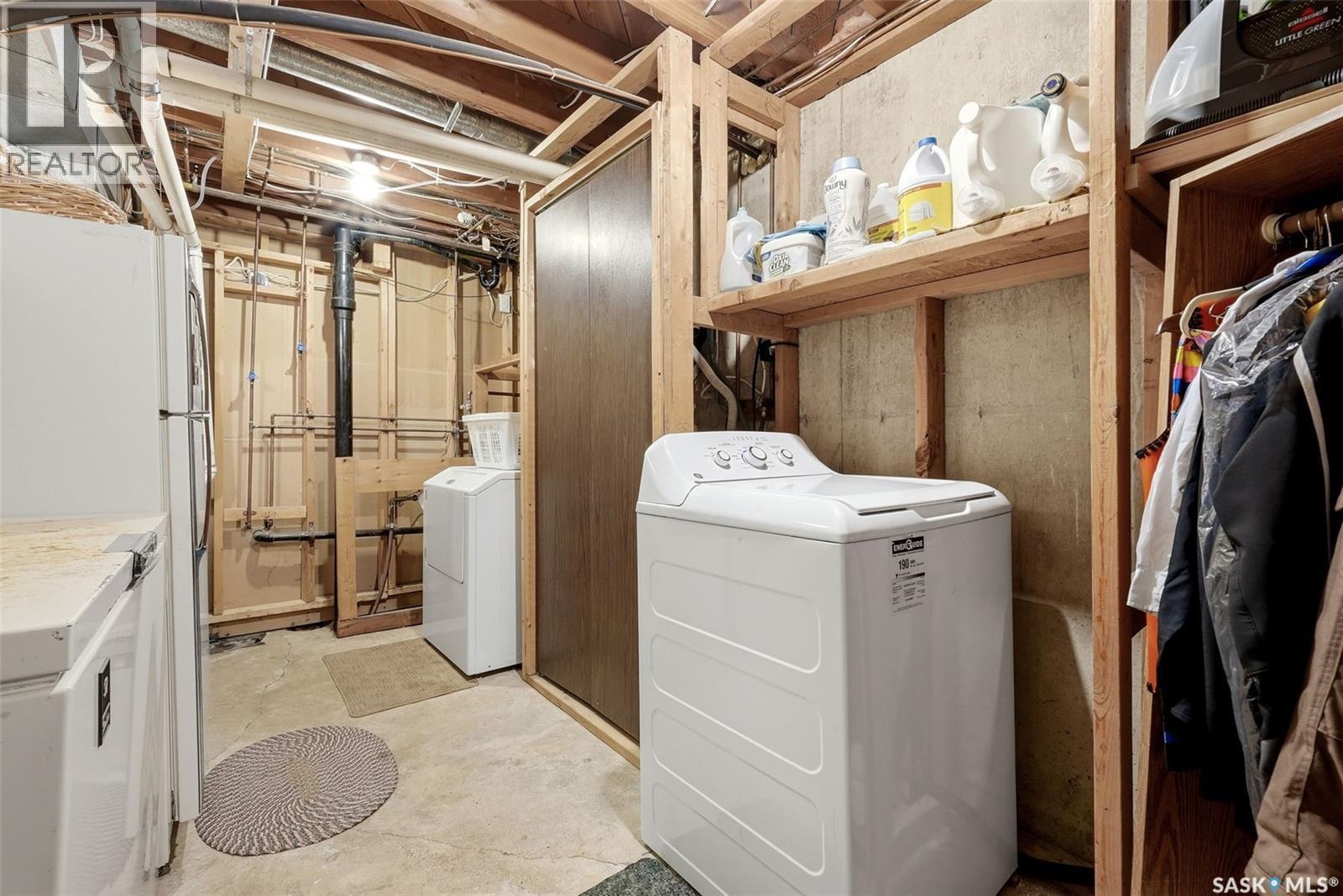 7208 Dewdney Avenue, Regina, SK - Indoor Photo Showing Laundry Room