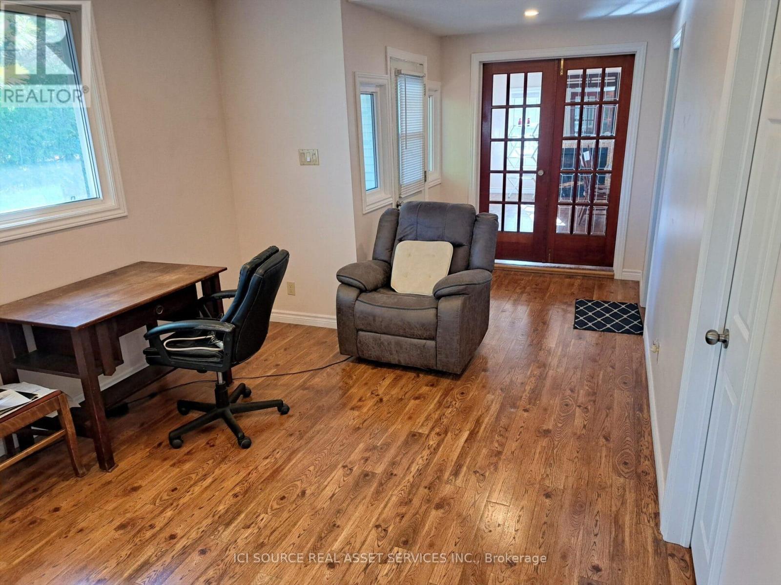 4 Pinewood Drive, Tiny, ON - Indoor