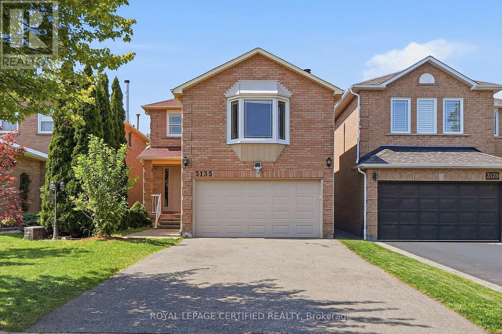3135 Shadetree Drive, Mississauga, ON - Outdoor With Facade