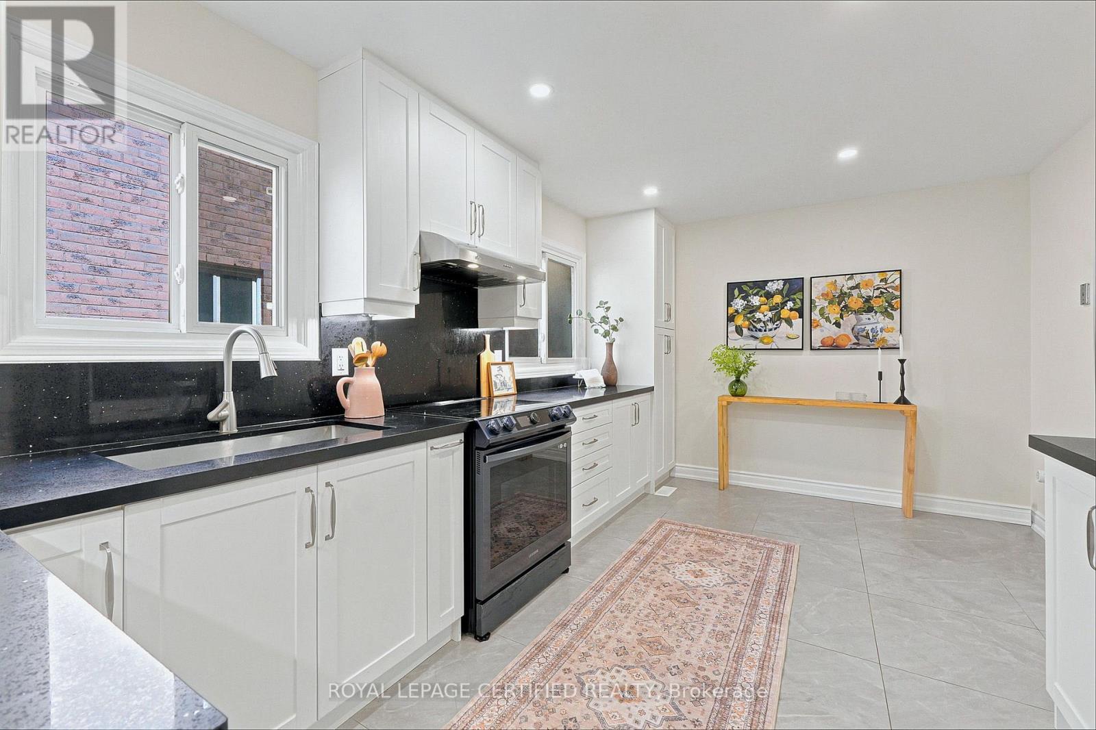 3135 Shadetree Drive, Mississauga, ON - Indoor Photo Showing Kitchen